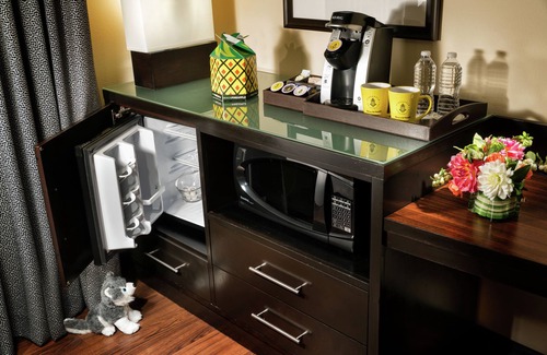 Lower Queen Anne Hotel | Staypineapple, The Maxwell Hotel, Seattle Center Seattle
