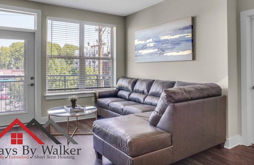 Villa Heights Condo | StaysByWalker 2BR - King Beds! Gym/Parking