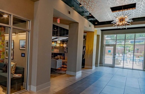 Villa Heights Condo | StaysByWalker 2BR - King Beds! Gym/Parking