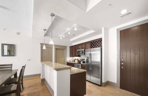 SouthPark Condo | StaysByWalker SouthPark Lux 2BR -KingBeds/Pool/Gym