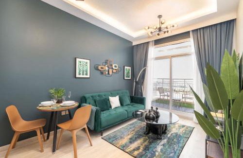 Dubai Apartment | StayShort - Calm 1-Bedroom With Relaxing Balcony Atmosphere in Liwan
