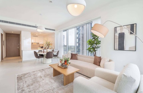 Al Safa Apartment | StayShort - Elegant unit in Al Wasl sleeps 4 with Canal Views