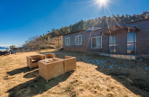 Tehri Range Villa | StayVista at Casa De Montana