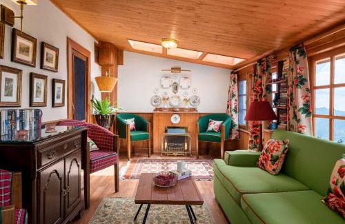 Shimla Villa | StayVista at Sidhowal Lodge 1BR w Comp Breakfast