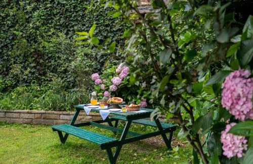 Shimla Villa | StayVista at Sidhowal Lodge 1BR w Comp Breakfast