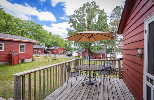 Walker Cabin | Steamboat Bay Cabin 5 - couples getaway