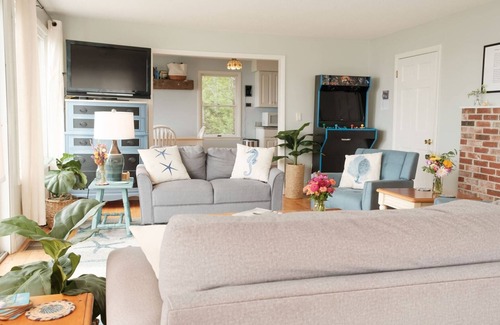 West Southport Cottage | Steamboat Landing Cottage: Water Views, Nearby Beach