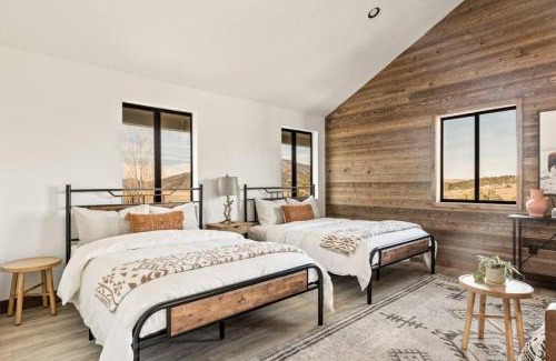 Baldwin Lake House | Steel Pine Lodge A Rustic Mountain Retreat Views