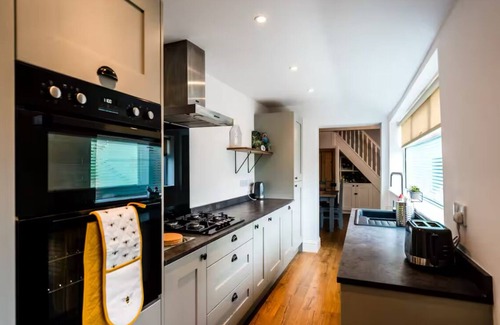 Lincoln House | Steeple View- quiet and spacious retreat in the Cathedral Quarter, Lincoln.