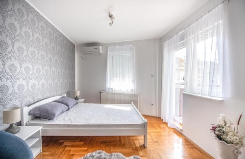 Grbavica Apartment | Stella Modern Apartment 2