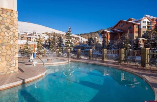 Crested Butte Condo | Stellar Location, Gym, Pool, Steam Room, Hot Tub