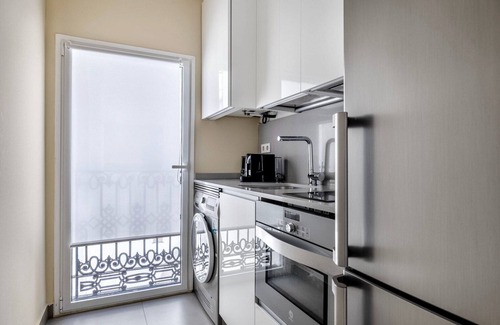 Recoletos Apartment | Stellar Recoletos 1BR, in Calle Serrano, by Blueground