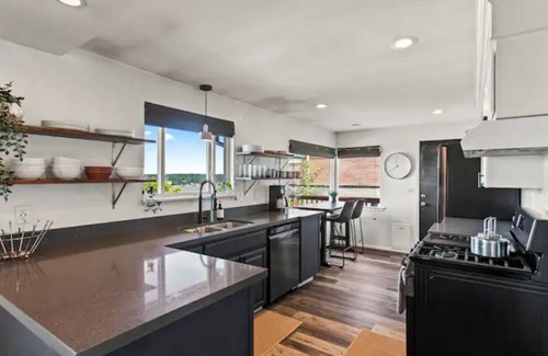 West End House | Stellar views of the Bay & the Olympics