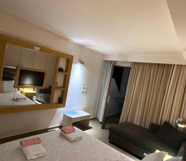 Violi Charaki Apartment | StelSif Studio's