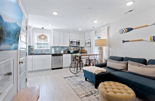 Downtown Apartment | Step into our inviting 1-bedroom apartment, your extended stay oasis