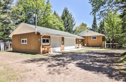 St Germain Cottage | Stepaway Vacation Rentals- Pop's Place
