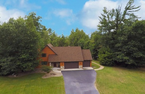 Eagle River House | Stepaway Vacation Rentals- Stay-A-While