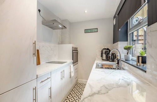 Lincoln Cottage | Stepping Stone Terrace