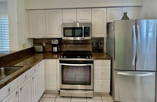 Downtown Palm Springs Condo | Steps Away from Arenas Rd & Palm Springs Village