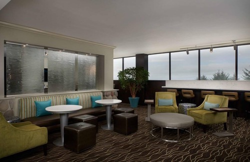 Newport Hotel | Steps Away from Breathtaking Beach | Ocean View Stay w/Indoor Pool