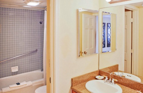 San Clemente Hotel | Steps away from the beach! Fully Equipped Kitchen & Free Parking!