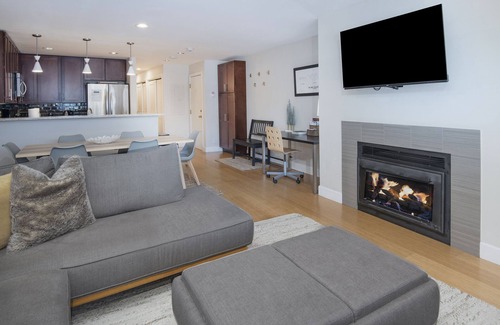 Avon Condo | Steps from Riverfront Gondola, Modern Cozy Condo, Free Underground Parking
