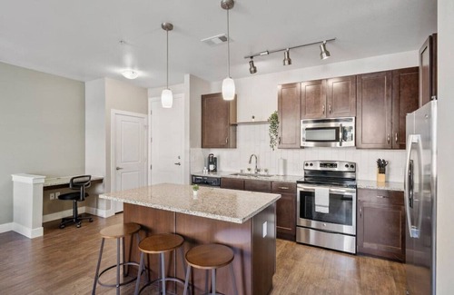 Lone Tree Apartment | Steps From Sky Ridge Medical!
