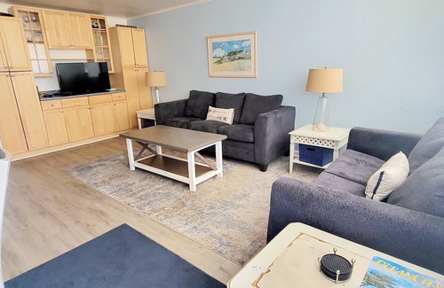Midtown Ocean City Condo | Steps from the beach! 3bed/2bath Mid-town condo!