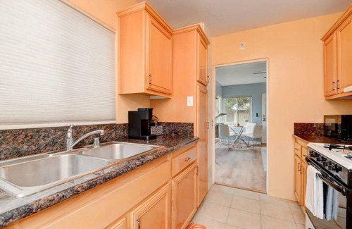 Central Mission Beach Apartment | Steps from the Sand in Mission Beach