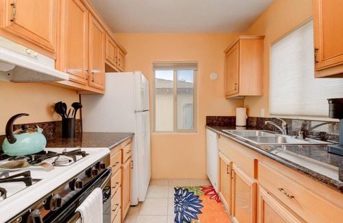 Central Mission Beach Apartment | Steps from the Sand in Mission Beach