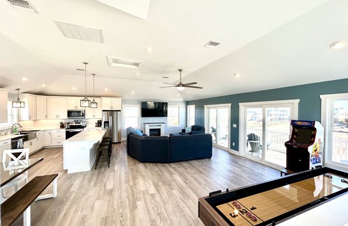 Carova Beach House | STEPS FROM THE WATER! BEAUTIFUL NEW HOME IN THE HEART OF 4x4 WILD HORSE CAROVA