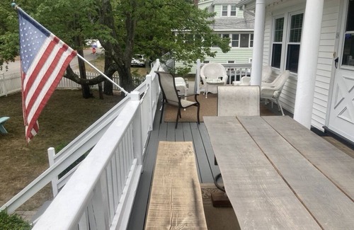 Ocean Park House | STEPS TO BEACH 5 BDRMS, 3 BATHS, HUGE SUNNY DECK & PARKING FOR 4 CARS
