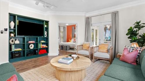 Crystal Shores House | Steps to Beach Arcade Game Room Pool Hot Tub Calico Scallop by AvantStay