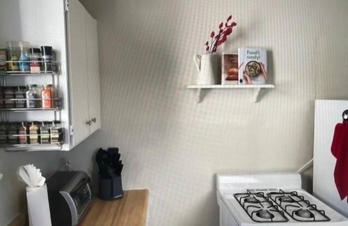 West Newport House | Steps to Beach - "Coastal Serenity"; Sleeps 4
