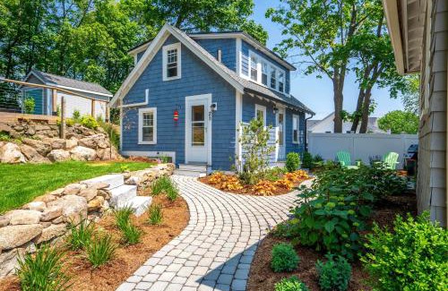 Ogunquit House | Steps to Beach & Downtown OGT - Screened in Porch
