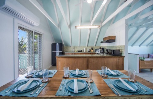Nassau House | Steps to BEACH & Near BAHA MAR - Cozy 3bd Villa #1&2