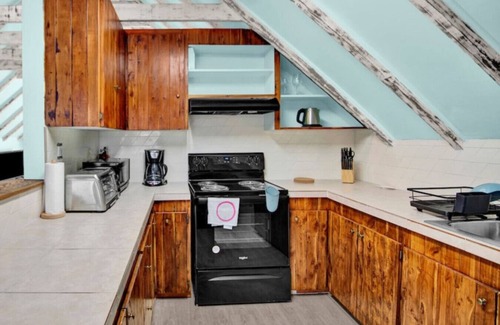 Nassau House | Steps to BEACH & Near BAHA MAR - Cozy 3bd Villa #1&2