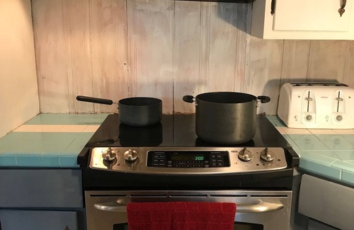 Tybee Island Cottage | Steps to Beach, Restaurants, Pet Friendly Rates