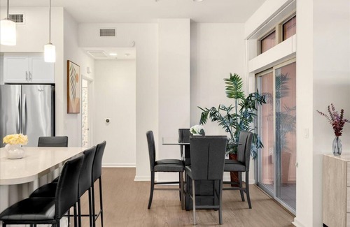 Irvine Apartment | Steps to Irvine Spectrum, 2Bd/2Ba that can sleep up to 7! Pool/Gym/Hot Tub