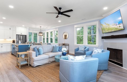 Emerald Isle House | Steps to Ocean, New Construction, Fully loaded and Pet Friendly Home