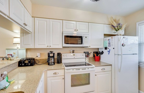 Sunnyside Condo | Steps to Sand: PCB Condo w/Gulf-View Balconies!