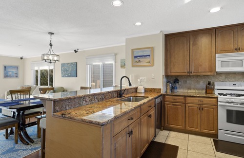 Bethany Beach House | Steps to Sand: 4BR Dog-Friendly Duplex – Tower Shores, North Bethany