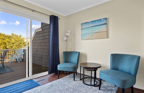 Bethany Beach House | Steps to Sand: 4BR Dog-Friendly Duplex – Tower Shores, North Bethany