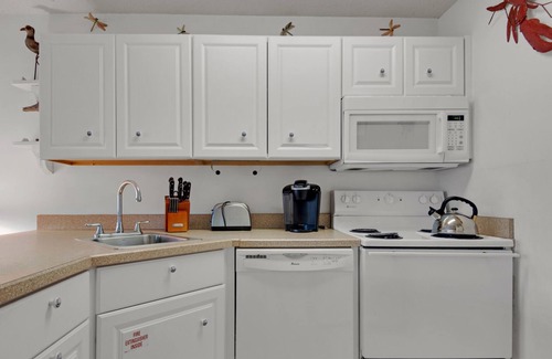 Seagrove Beach Condo | Steps to the Beach, Pool, Ground Floor + Free Attraction Tickets!