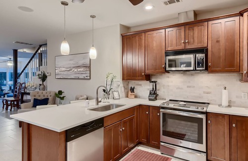 Hudson Bend House | Steps to the Lake with Private Hot Tub, Stunning Sunsets