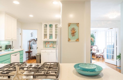 Carlsbad House | Steps to the Ocean+Village Beach Home w Hot Tub 🏖