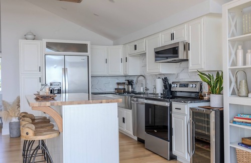 Pine Orchard House | Steps to the water: 2-bedroom house in beautiful Branford with all the amenities