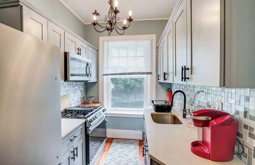 Stockade Historic District House | Steps to Union College: Home w/Shared Yard!