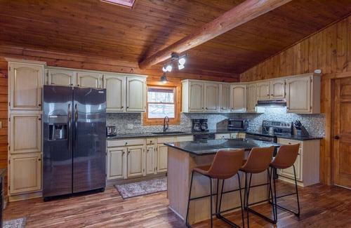 Logan Cabin | Sterling Lodge | Pool | Hocking Hills