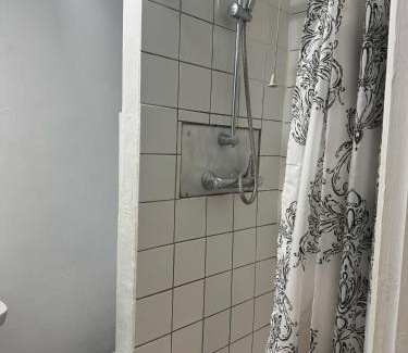 Stevenage House | Stevenage Studios - Master Suite